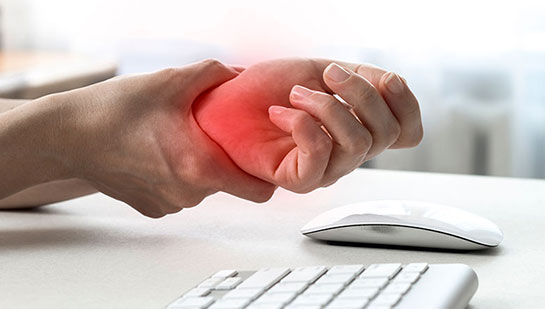 Carpal tunnel pain relief with chiropractic in Roseville